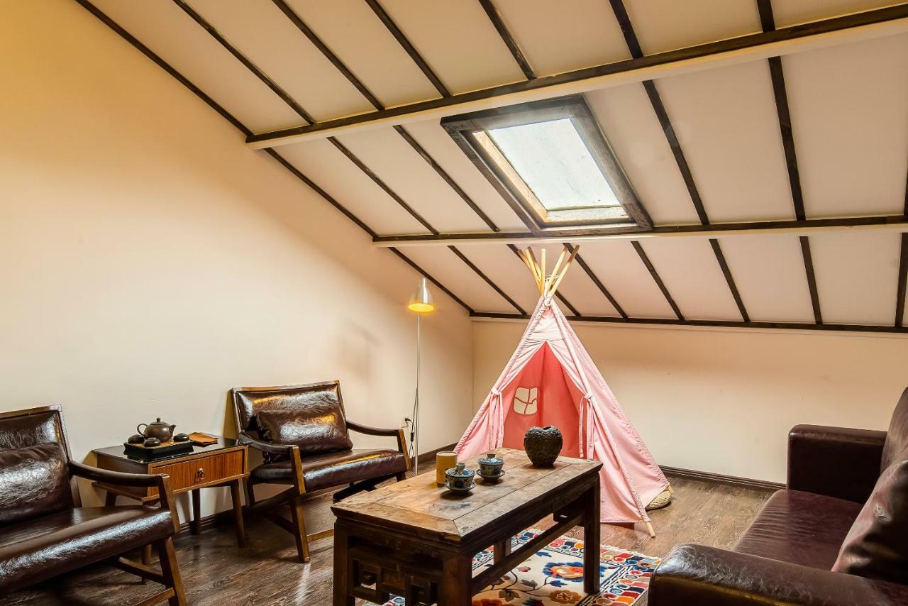 Qintai Tibetan Culture Boutique Hotel Чэнду Экстерьер фото