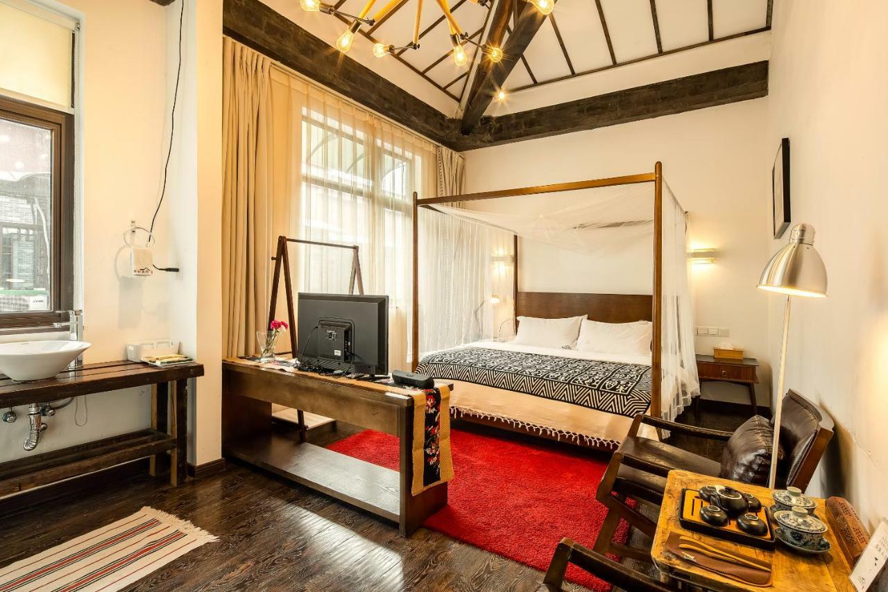 Qintai Tibetan Culture Boutique Hotel Чэнду Экстерьер фото