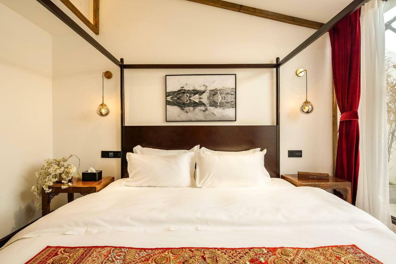 Qintai Tibetan Culture Boutique Hotel Чэнду Экстерьер фото