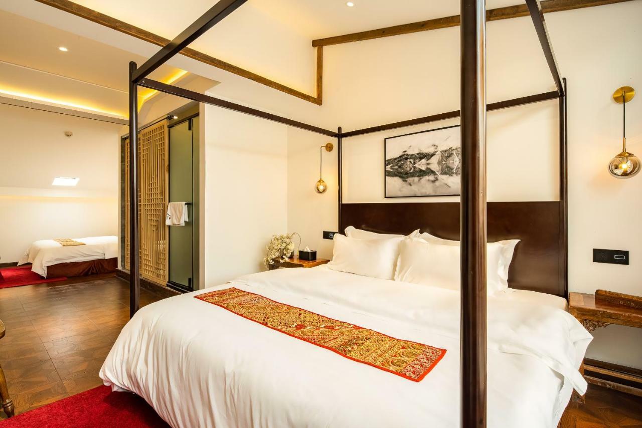 Qintai Tibetan Culture Boutique Hotel Чэнду Экстерьер фото